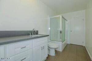 5500 Blanco Avenue, Woodland Hills CA: https://media.crmls.org/mediaz/b02d0e68-2c6f-42ac-b3be-189fe39d5dc3.jpg