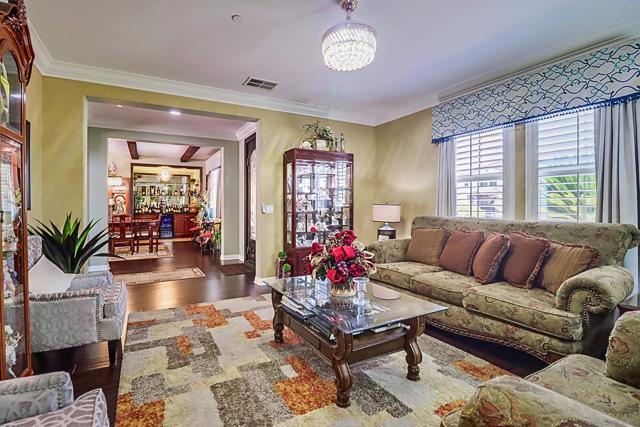 466 Agua Vista Dr, Chula Vista CA: https://media.crmls.org/mediaz/b02dd543-d3e3-4883-975e-b76e6f3376c0.jpg