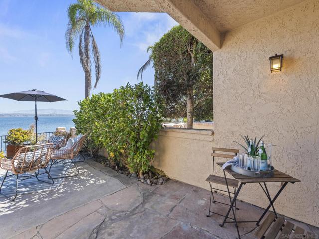 103 Tunapuna Ln, Coronado CA: https://media.crmls.org/mediaz/b02e58a0-d1ab-4405-afe8-a6b635314797.jpg