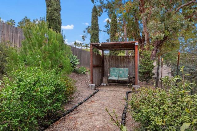 Image 21 of 50 For 2238 Oceanview Rd