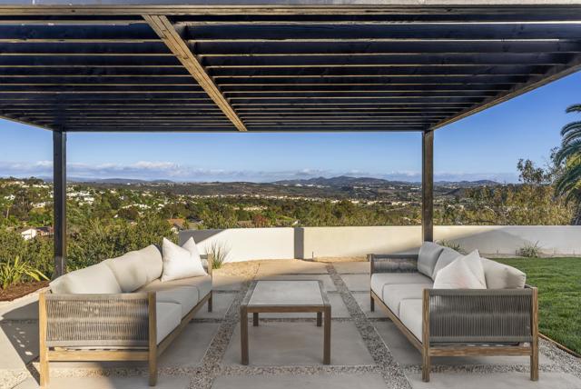 3920 Holly Brae, Carlsbad CA: https://media.crmls.org/mediaz/b02fac5a-ff61-40b3-a71e-0389842f5259.jpg