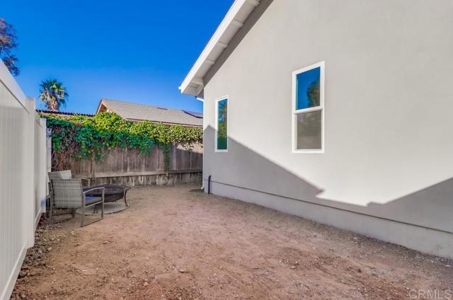 Image 40 of 75 For 5044 Guava Avenue