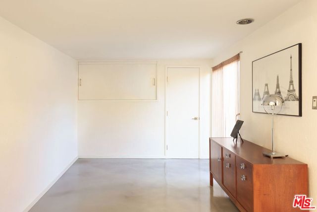 14622 Valley Vista Boulevard, Sherman Oaks CA: https://media.crmls.org/mediaz/b0301877-13fe-4a33-aaa0-5c7c7d9d7499.jpg