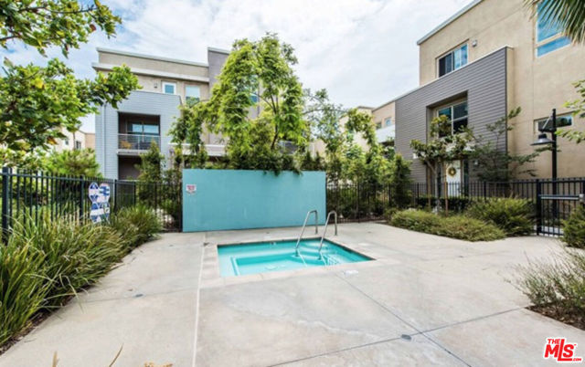 552 E Carson Street, Carson CA: https://media.crmls.org/mediaz/b03047a0-42ba-4ad7-b227-666aac035628.jpg