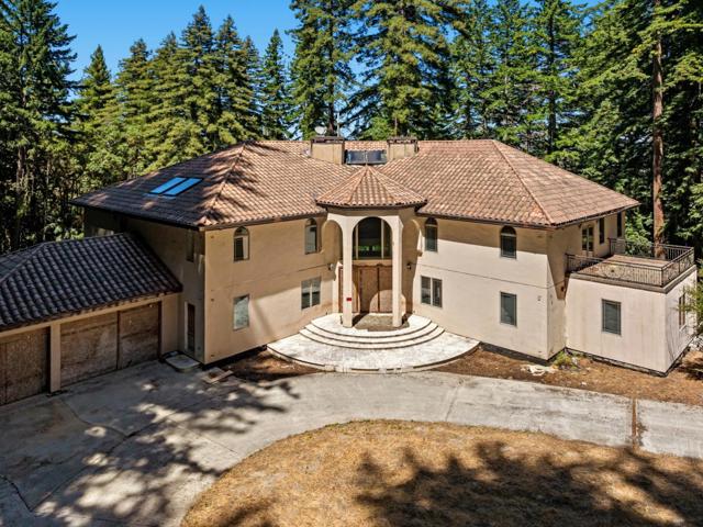 1 Reids Roost Road, Woodside CA: https://media.crmls.org/mediaz/b0306f70-84bb-4bb1-bad6-41a020ed1a63.jpg