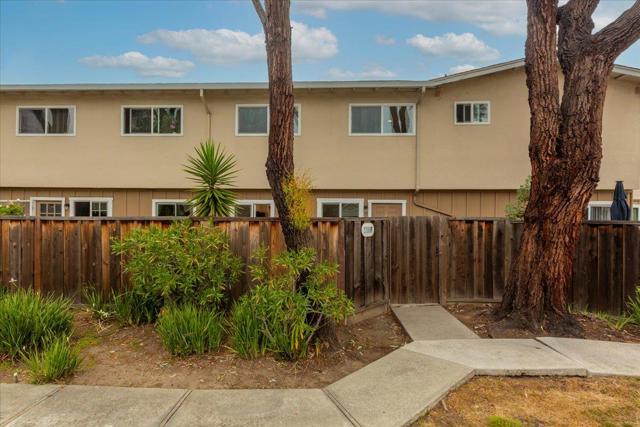 3385 La Selva Street, San Mateo CA: https://media.crmls.org/mediaz/b030878f-4ceb-451f-8d24-13ad051a3efb.jpg