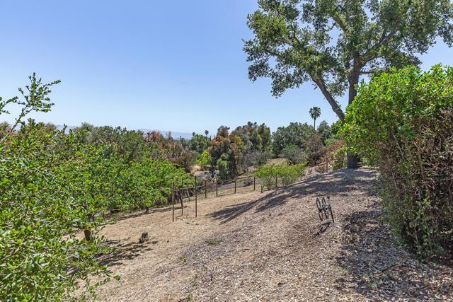 13038 Vista Del Valle Court, Los Altos Hills CA: https://media.crmls.org/mediaz/b030e129-b2f9-40f8-a55f-0b81e4507fea.jpg