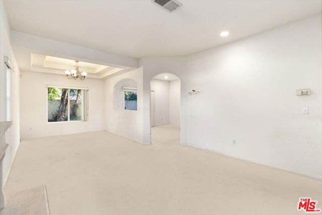 18806 Hatteras Street, Tarzana CA: https://media.crmls.org/mediaz/b031908c-5cbe-40a7-b68b-ea2623c550e8.jpg