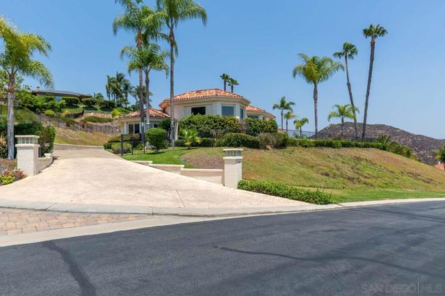 13388 Highlands Ranch Rd, Poway CA: https://media.crmls.org/mediaz/b031b070-e945-427c-b7b5-d329dfd9cac5.jpg