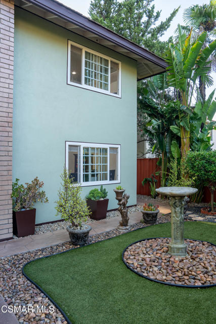 1694 Margate Place, Westlake Village CA: https://media.crmls.org/mediaz/b031c88a-3509-44c3-b1b8-cb7fd2861fdf.jpg
