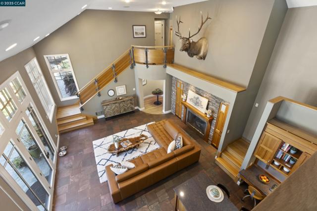 350 Pine Creek Rd, Walnut Creek CA: https://media.crmls.org/mediaz/b031d69f-d2ef-4ca8-b275-03013ef35359.jpg
