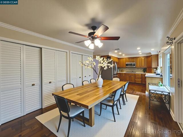 312 Wildcroft Dr, Martinez CA: https://media.crmls.org/mediaz/b03392e8-e278-4e65-8012-042b73ee0487.jpg