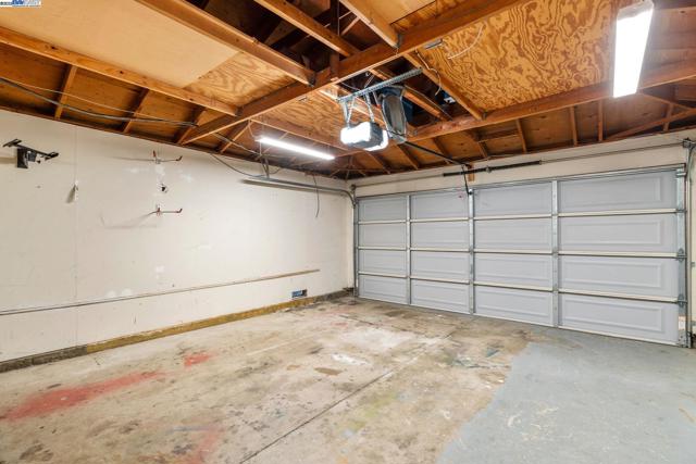 368 Helen Way, Livermore CA: https://media.crmls.org/mediaz/b033ac22-9477-46b8-bc6e-f754698c2a01.jpg
