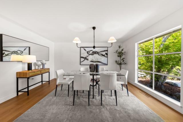 1575 Kingswood Drive, Hillsborough CA: https://media.crmls.org/mediaz/b033fbbb-2611-4893-b67d-10aa50669bbe.jpg