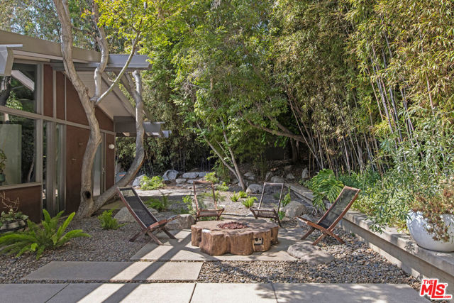 1030 Canon Drive, San Marino CA: https://media.crmls.org/mediaz/b035d0f6-2ba4-4307-9124-13c017b3ffa6.jpg