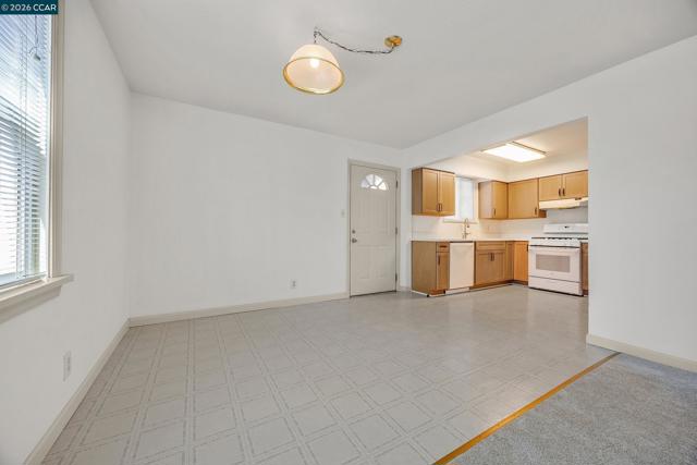 940 East St, Lafayette CA: https://media.crmls.org/mediaz/b0360ddf-5cc9-4207-976c-573c2319ab2a.jpg