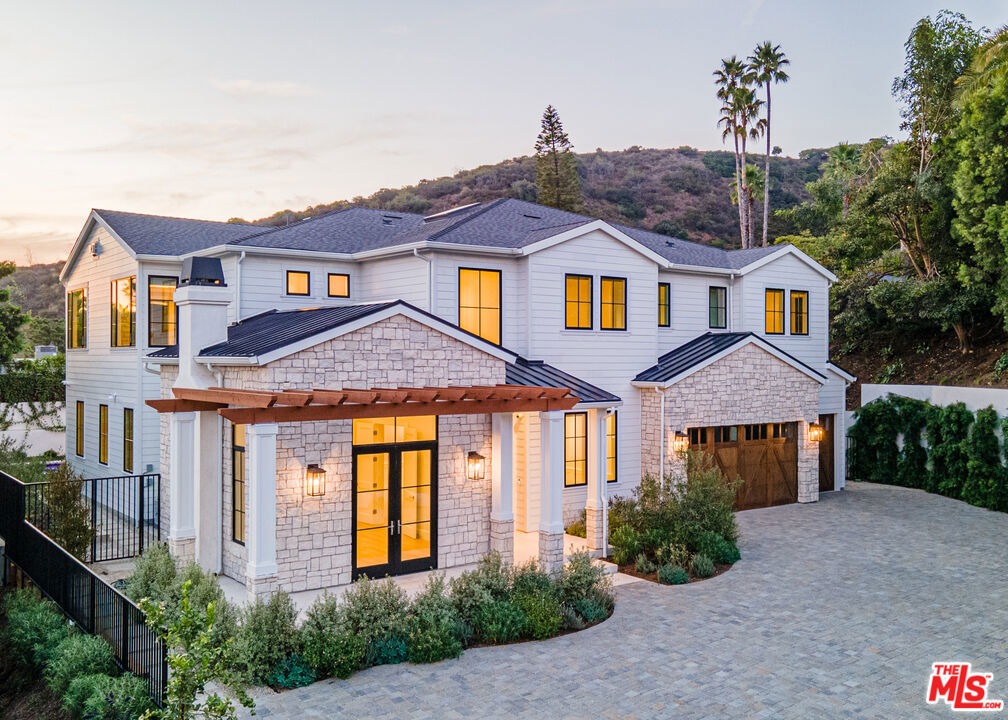 9929 Anthony Place