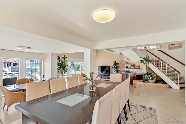 6 Buccaneer Way, Coronado CA: https://media.crmls.org/mediaz/b0367013-f921-485f-b1f6-e6ee981e292f.jpg