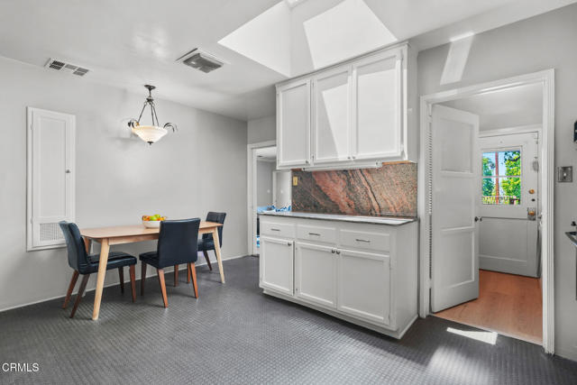664 Monterey Road, South Pasadena CA: https://media.crmls.org/mediaz/b0370275-07e5-4143-bd56-977df094f964.jpg