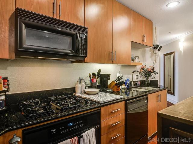 1225 Island Ave, San Diego CA: https://media.crmls.org/mediaz/b03756e9-56d3-453d-8a6e-3b721f17bcbc.jpg