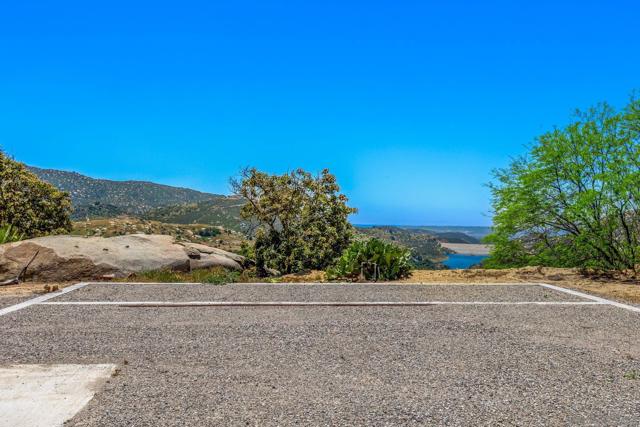 16641 Eagles Crest Rd, Ramona CA: https://media.crmls.org/mediaz/b037678a-a0bc-43f7-9d30-69e9e3fbb86b.jpg