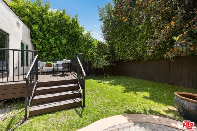 6410 Drexel Avenue, Los Angeles CA: https://media.crmls.org/mediaz/b0379bff-a0b2-4eca-aa5c-a4eedac2814a.jpg