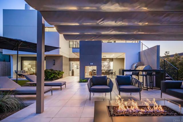 5170 Carlsbad Boulevard, Carlsbad CA: https://media.crmls.org/mediaz/b037dcf2-eb82-4e04-98fa-0bc5446fbb03.jpg