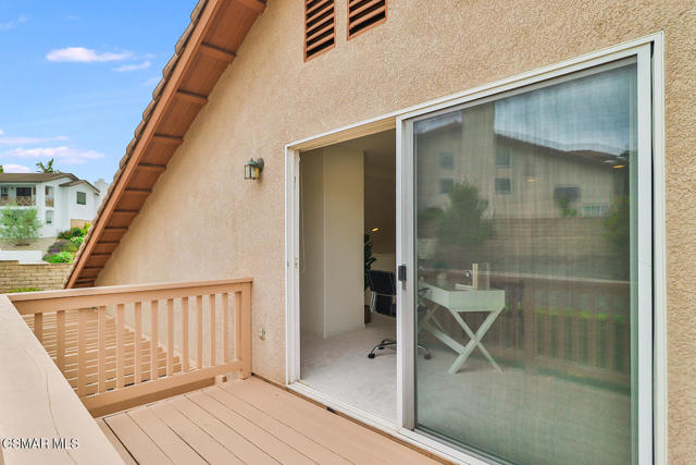 2746 Autumn Ridge Drive, Thousand Oaks CA: https://media.crmls.org/mediaz/b0380c62-c82f-40c4-92a2-bcda6a734496.jpg