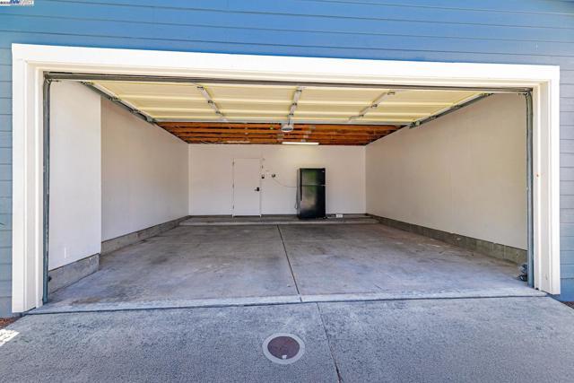 636 Praderia Cir, Fremont CA: https://media.crmls.org/mediaz/b0385396-9664-4abc-9552-8d832b016a34.jpg