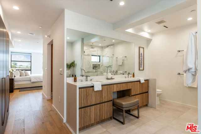 11337 Pearl Street, Los Angeles CA: https://media.crmls.org/mediaz/b038e35d-01ac-4ba9-a92d-177152fc5b79.jpg