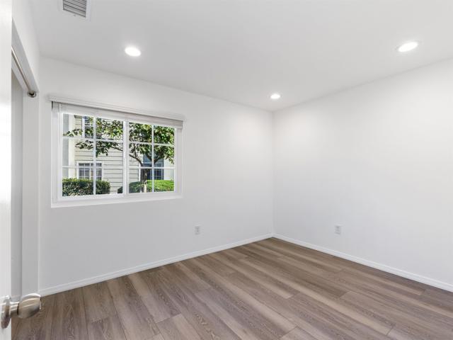 Image 12 of 43 For 2835 Hillsboro Ct