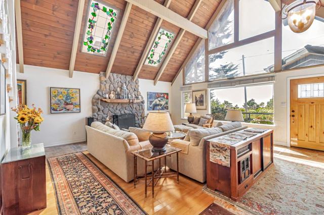 1025 Tamarind Street, Montara CA: https://media.crmls.org/mediaz/b03aa6d4-e4d3-461f-90f4-f6fdc52ab243.jpg