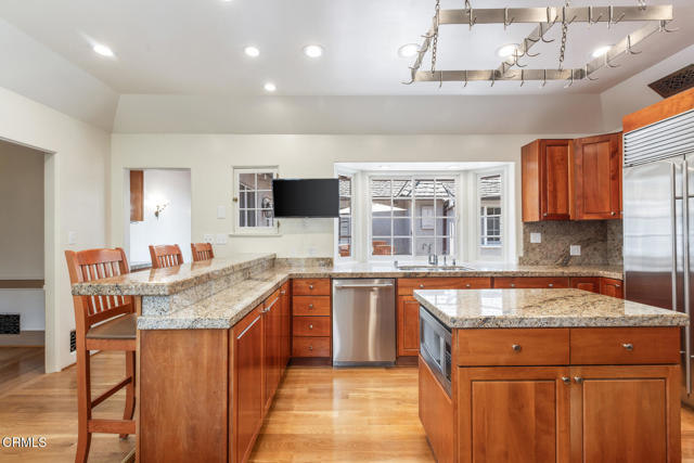 Detail Gallery Image 16 of 36 For 369 W Kenneth Rd, Glendale,  CA 91202 - 4 Beds | 2/1 Baths