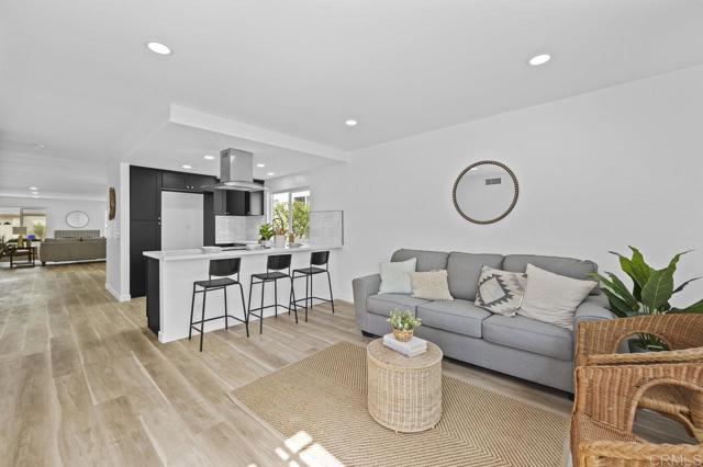 Detail Gallery Image 12 of 26 For 4253 Shadow Ln, Oceanside,  CA 92056 - 2 Beds | 2 Baths