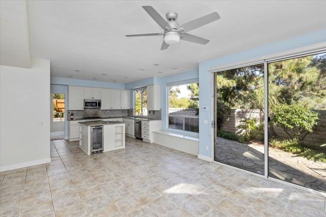 Detail Gallery Image 2 of 33 For 4976 Bella Collina St, Oceanside,  CA 92056 - 5 Beds | 3 Baths