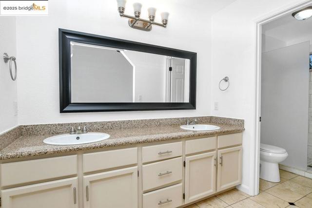 738 Valley Green Dr, Brentwood CA: https://media.crmls.org/mediaz/b03e2944-63ae-43a2-8d72-1e8db372a7aa.jpg