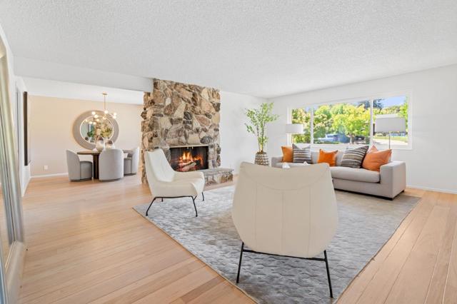 761 Woodstock Lane, Los Altos CA: https://media.crmls.org/mediaz/b03e35d1-55ca-4707-829c-4b8fdc82e5c8.jpg