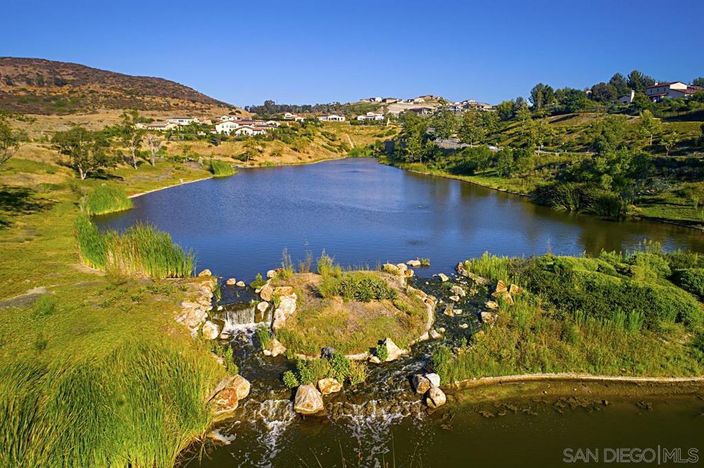 MLS #250030585SD img 9