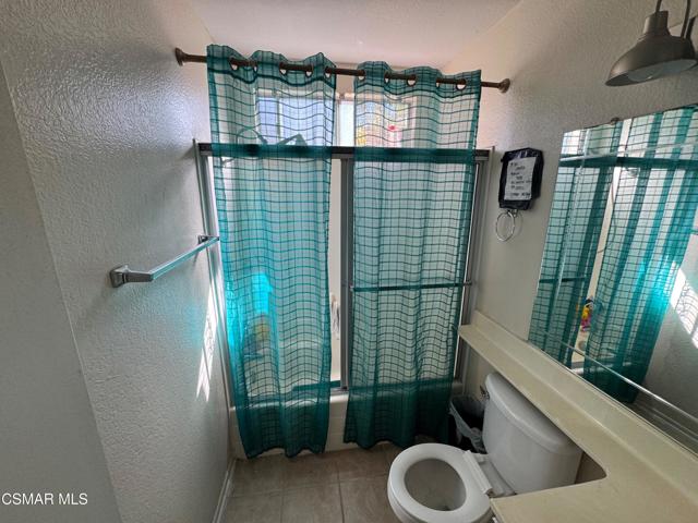 1459 Willowbrook Lane, Simi Valley CA: https://media.crmls.org/mediaz/b03f7394-1768-416a-a70f-1bac26b60202.jpg