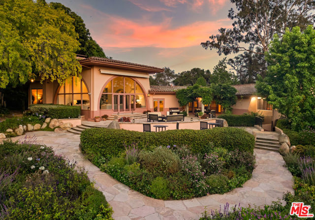 4490 Via Alegre, Santa Barbara CA: https://media.crmls.org/mediaz/b03f9e6a-1182-4d91-902d-57e99ceaba74.jpg