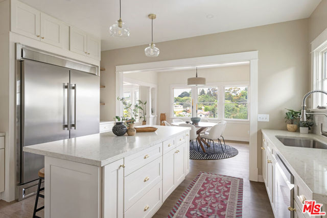 844 E Kensington Road, Los Angeles CA: https://media.crmls.org/mediaz/b03fc18d-dfd8-4429-ba29-de0ffdeb3f0c.jpg