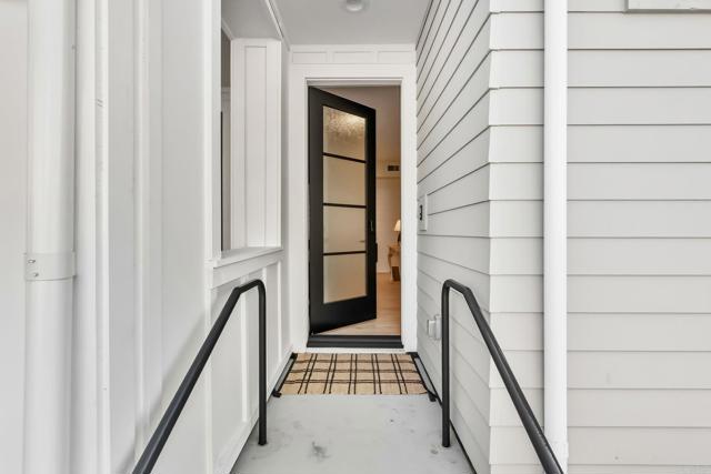 1400 Anacona Place, Encinitas CA: https://media.crmls.org/mediaz/b04048e9-d4d0-429c-9016-c8405bb3a992.jpg