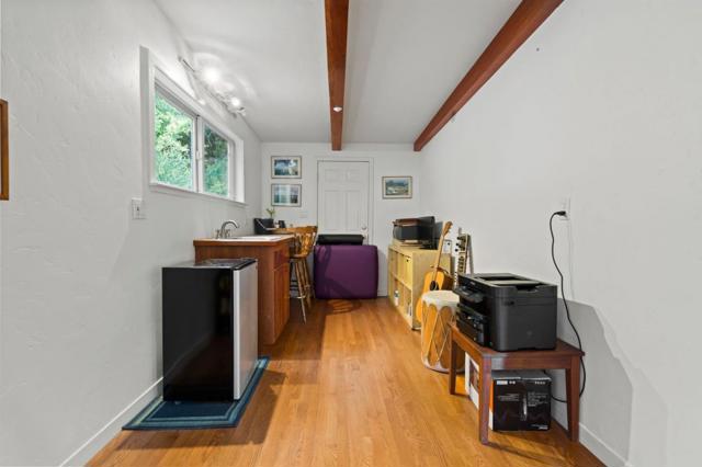 23185 Old Santa Cruz Highway, Los Gatos CA: https://media.crmls.org/mediaz/b040b77d-9926-4e0f-985a-0c81757d1564.jpg