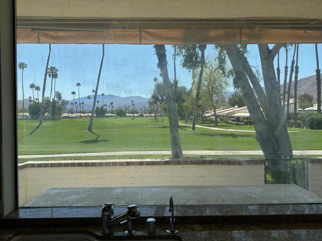 97 Don Quixote Drive, Rancho Mirage CA: https://media.crmls.org/mediaz/b0416498-dee9-4436-bcc4-d2721e77a86c.jpg