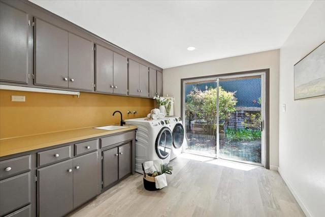 14582 Horseshoe Court, Saratoga CA: https://media.crmls.org/mediaz/b0418641-c9a6-4d18-a1f9-222bed1de760.jpg