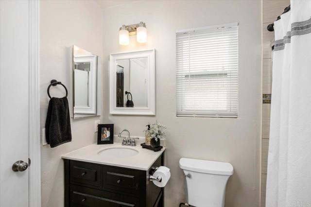 2137 N Mammoth Place, Escondido CA: https://media.crmls.org/mediaz/b0418902-d7c0-4a74-ac14-7850b64c5cf7.jpg