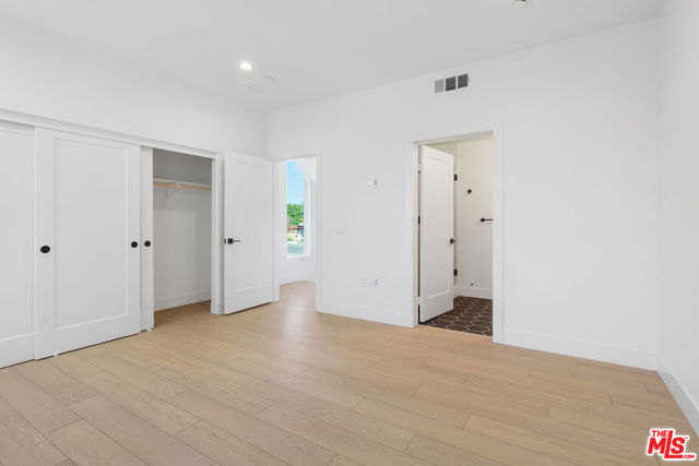 11220 Victory Boulevard, North Hollywood CA: https://media.crmls.org/mediaz/b04239e4-9b8b-485a-923c-549dd224660a.jpg