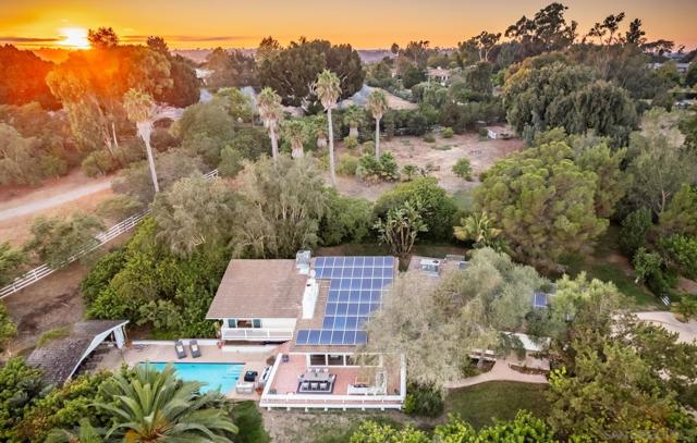 5333 Los Mirlitos, Rancho Santa Fe CA: https://media.crmls.org/mediaz/b0426094-dba1-4283-a7f2-26486f7470df.jpg