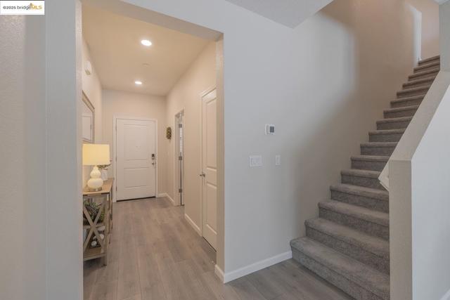 3807 Bridgemeadow Way, Sacramento CA: https://media.crmls.org/mediaz/b042ceae-a12d-4295-b9c3-9746ee24c3c8.jpg