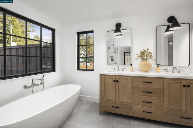 181 Lombardy Lane, Orinda CA: https://media.crmls.org/mediaz/b042d4ba-0686-4b79-bb2f-7576730536af.jpg